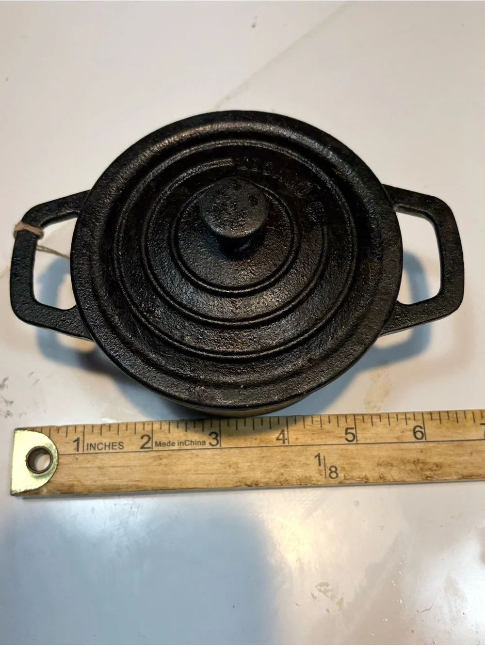 Smith & Clark Ironworks 10 oz Pre-Seasoned Cast Iron Mini Dutch Oven